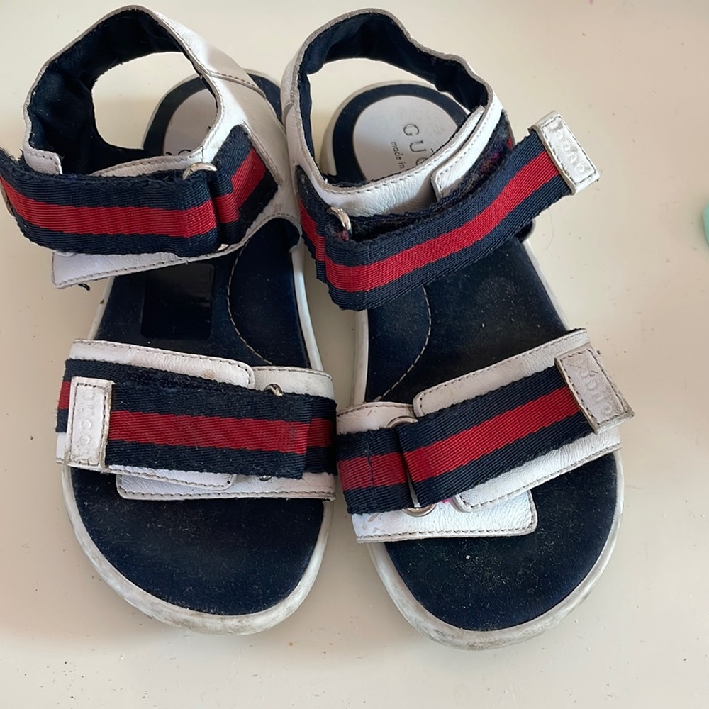 Gauffrette Gucci leather sandals